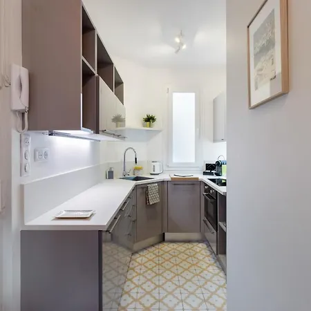 Apartment Montmartre - Cozy For 2 Guests *